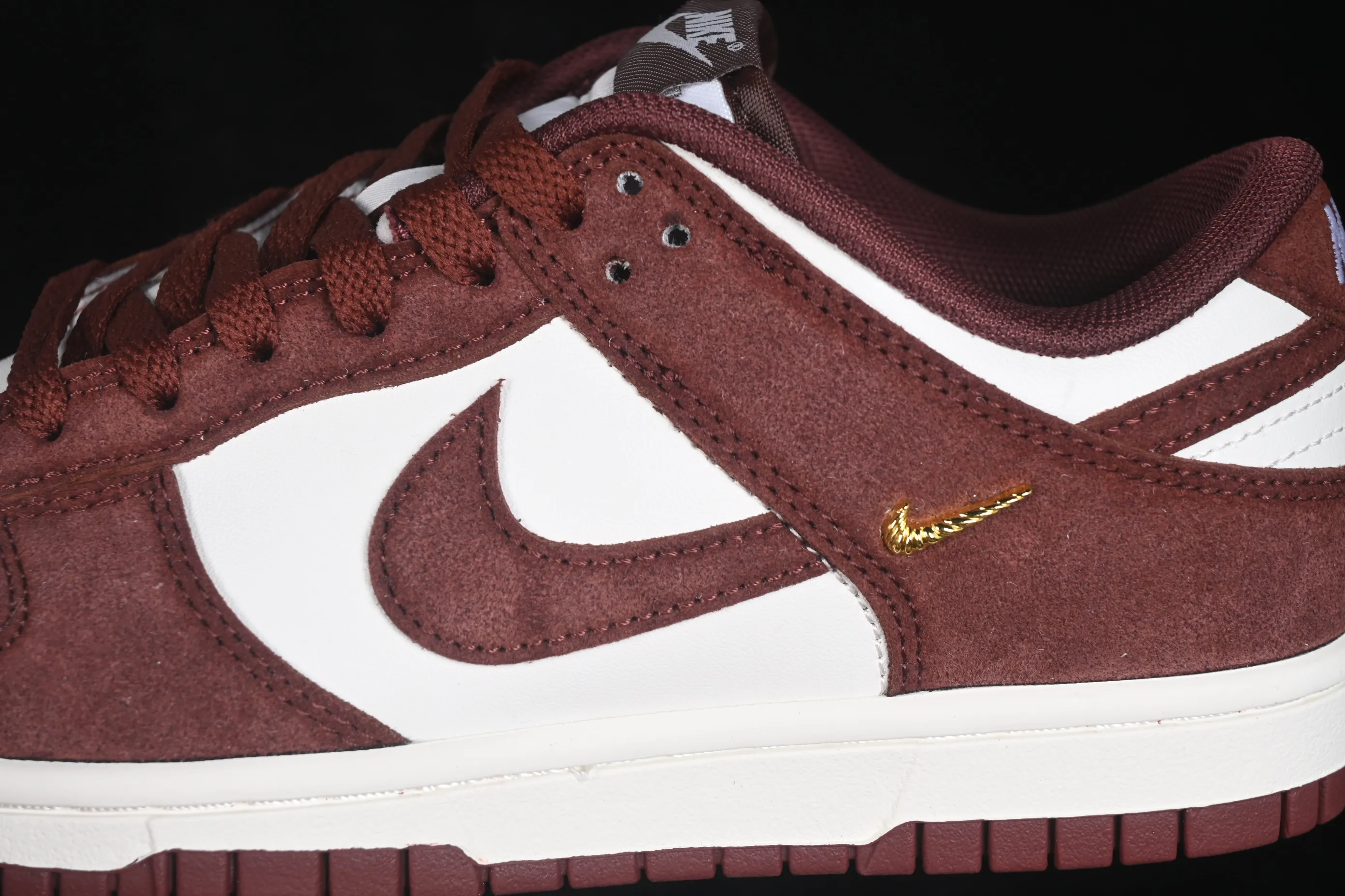 All Categories Nk SB Dunk Series Nk SB Dunk Low Low-top sneakers Nike SB Dunk Low Year of the Horse Burgundy Low-top casual sneakers IB4417-104